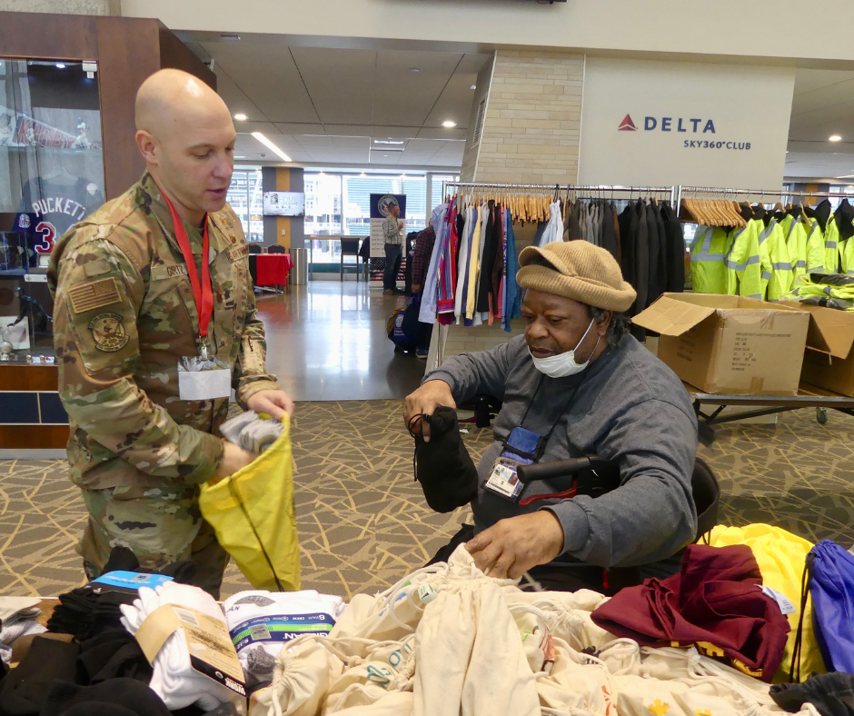 MACV's 2022 Home for the Holidays Stand Down helps Minnesota Veterans in need